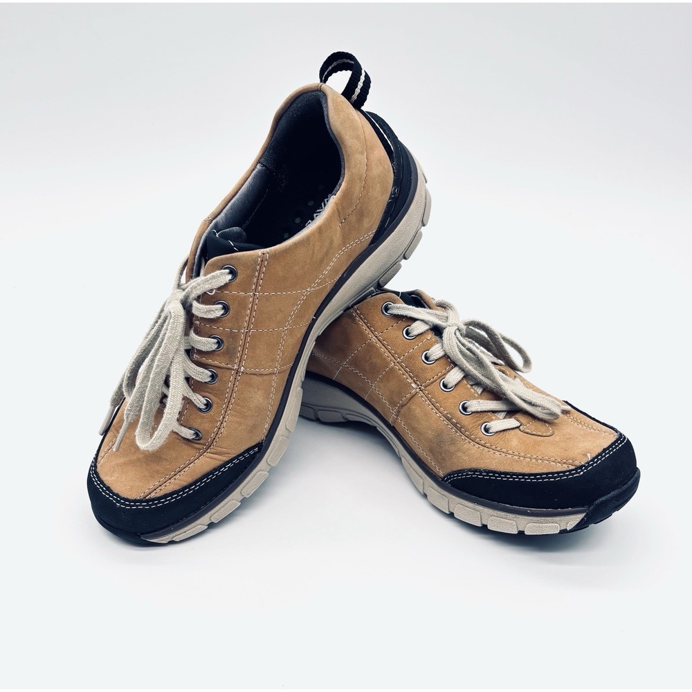 Womens Clarks Wave Trek Beige Leather Waterproof Hiking Shoes Sneakers Size 7 M